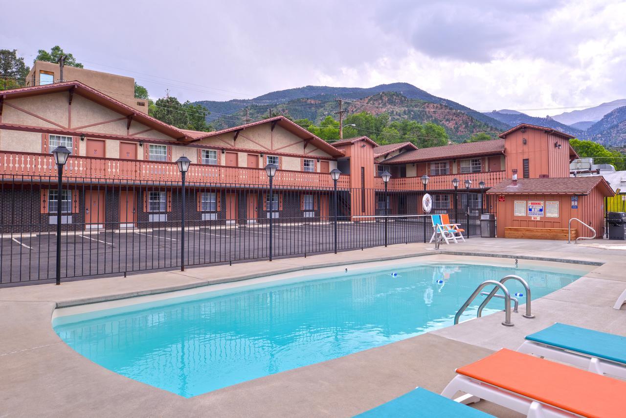 Hotel At 2*
