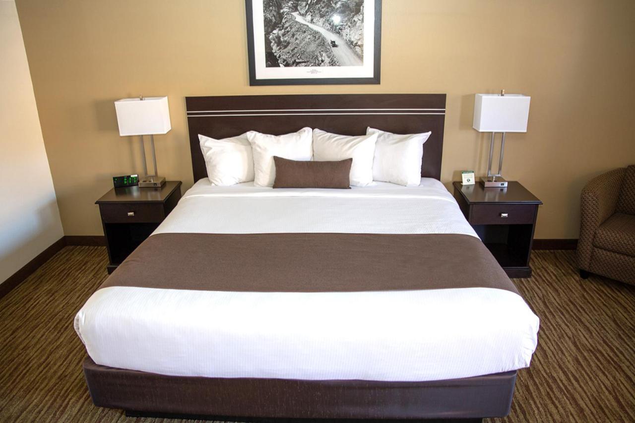Hotel At